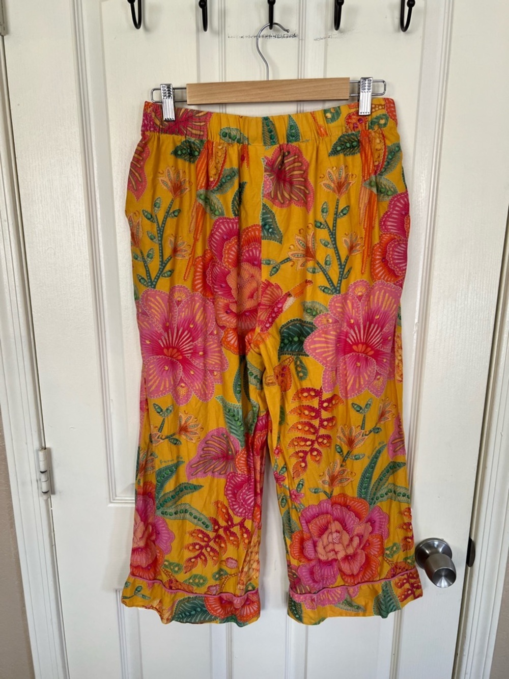 FARM Rio Macaw Bloom Tropical Print Pants Wide Leg Ruffle Hem Yellow Size M - Picture 13 of 13